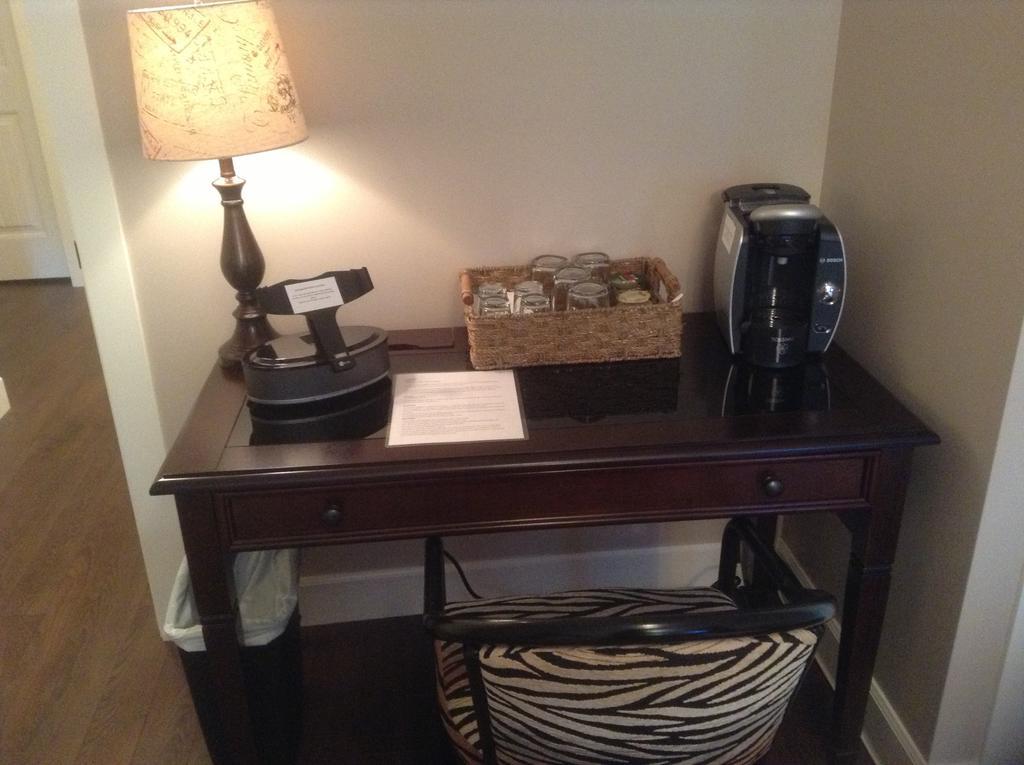 Rockwood House Bed & Breakfast Nanaimo Bagian luar foto
